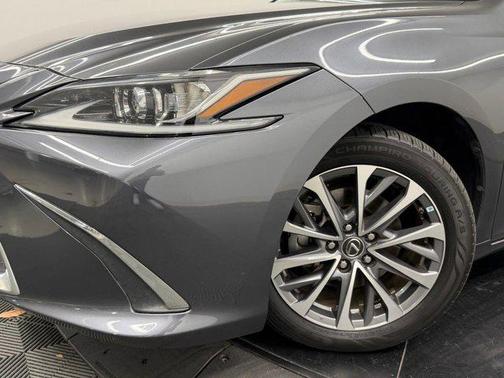 Cloudburst Gray 2022 Lexus ES 300h Base