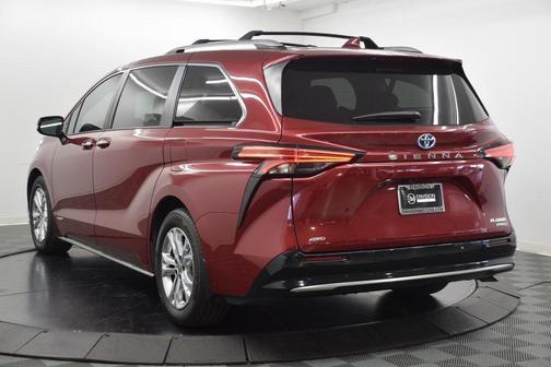 2021 Toyota Sienna Platinum 7 Passenger