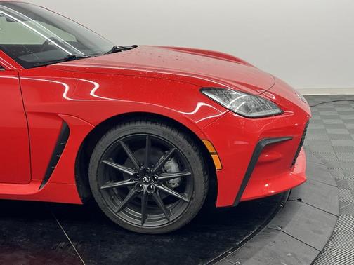 2024 Toyota GR86 Premium