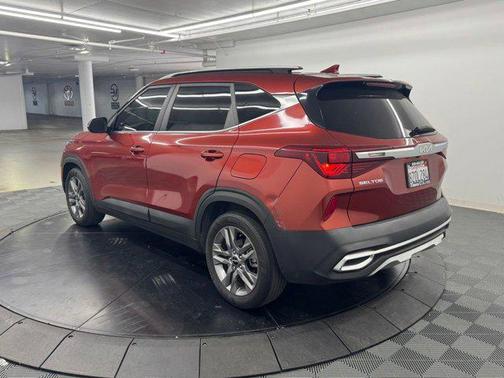 Mars Orange 2022 Kia Seltos S