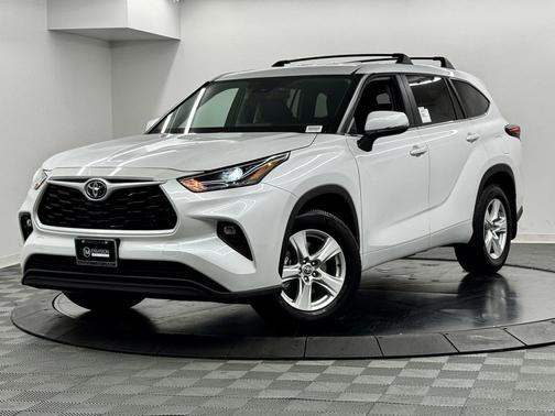 2025 Toyota Highlander LE