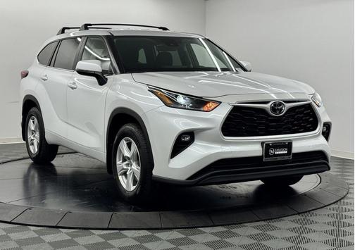 2025 Toyota Highlander LE