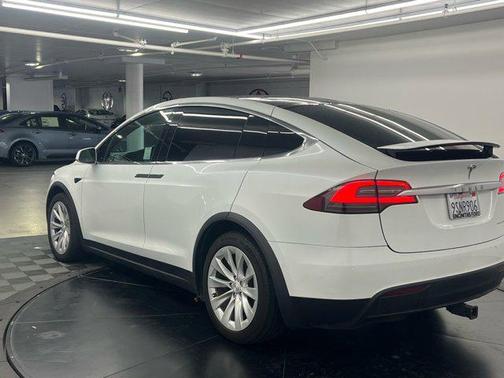 2020 Tesla Model X Long Range Dual Motor All-Wheel Drive
