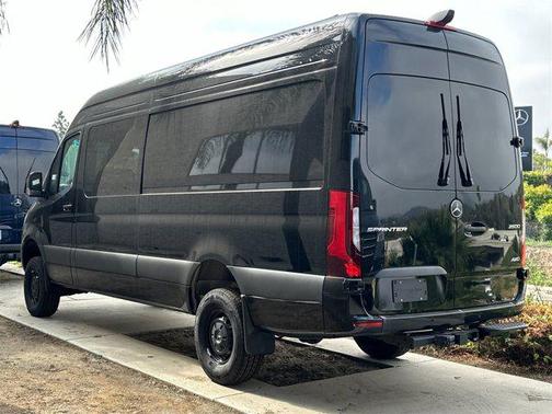 2024 Mercedes-Benz Sprinter 2500 Cargo 170 WB