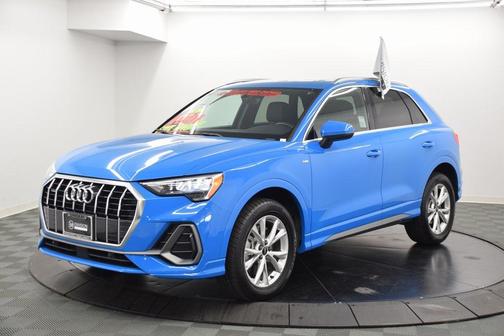 2022 Audi Q3 45 S line Premium