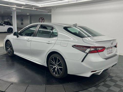Ice Edge 2024 Toyota Camry SE