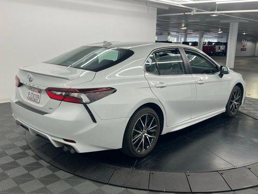 Ice Edge 2024 Toyota Camry SE