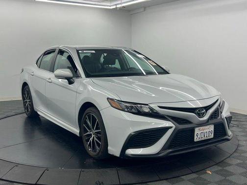 Ice Edge 2024 Toyota Camry SE
