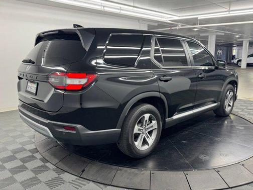 Crystal Black Pearl 2024 Honda Pilot EX-L