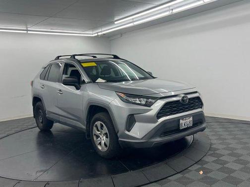 Silver Sky Metallic 2019 Toyota RAV4 LE