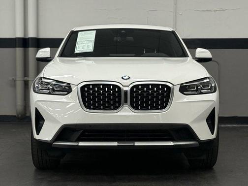 2023 BMW X4 xDrive30i