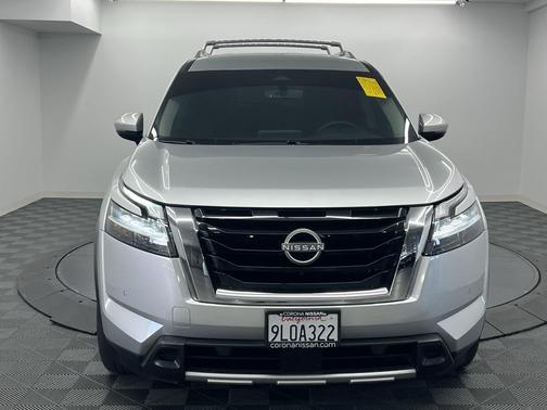 2024 Nissan Pathfinder SL FWD