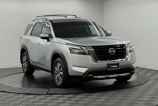 2024 Nissan Pathfinder SL FWD