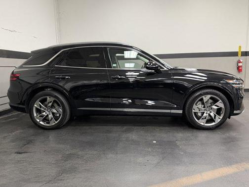 2025 Genesis Electrified GV70 Advanced AWD