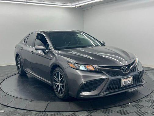 Predawn Gray Mica 2024 Toyota Camry SE