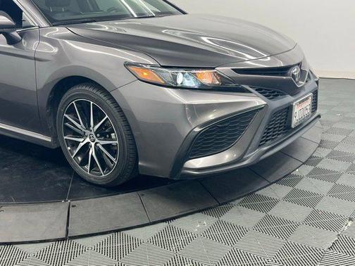 Predawn Gray Mica 2024 Toyota Camry SE