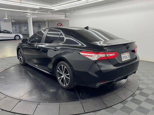 Midnight Black Metallic 2020 Toyota Camry SE