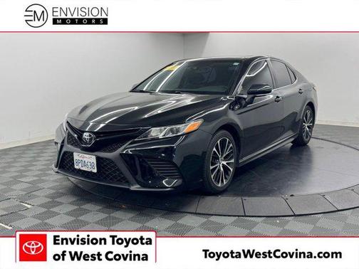Midnight Black Metallic 2020 Toyota Camry SE