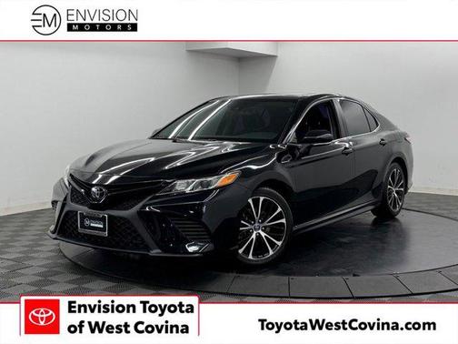 Midnight Black Metallic 2020 Toyota Camry SE