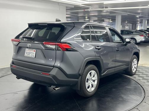 2025 Toyota RAV4 LE