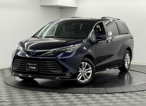 2025 Toyota Sienna XLE