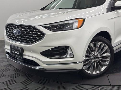 Star White Metallic Tri-Coat 2022 Ford Edge Titanium