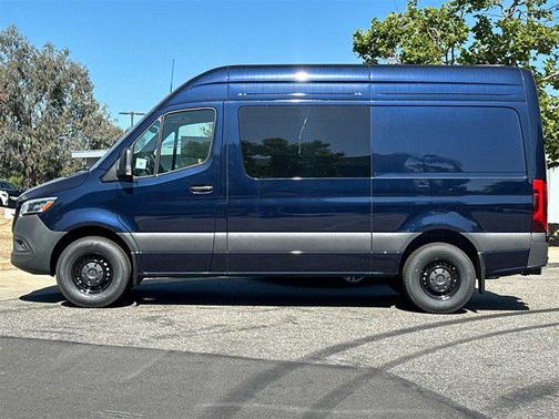 2024 Mercedes-Benz Sprinter 2500 Cargo 144 WB