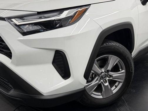 Ice Cap 2025 Toyota RAV4 XLE