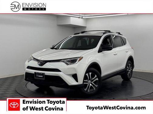 Super White 2018 Toyota RAV4 LE