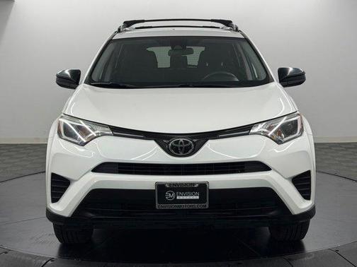Super White 2018 Toyota RAV4 LE