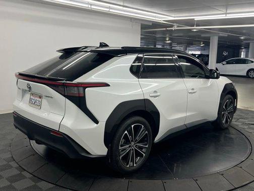Wind Chill Pearl w/Black Roof 2023 Toyota bZ4X Limited