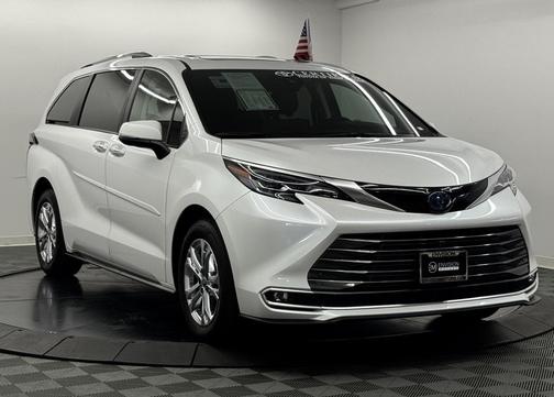 2024 Toyota Sienna Platinum