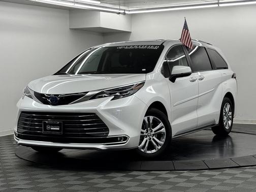 2024 Toyota Sienna Platinum