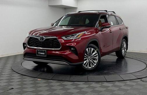 Ruby Flare Pearl 2026 Toyota Highlander Hybrid Platinum