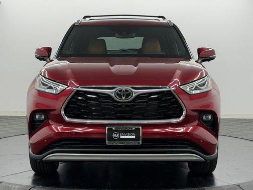 Ruby Flare Pearl 2026 Toyota Highlander Hybrid Platinum