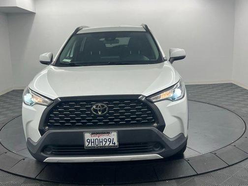 Wind Chill Pearl 2022 Toyota Corolla Cross LE