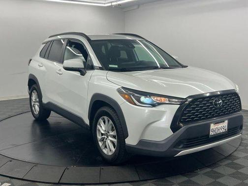 Wind Chill Pearl 2022 Toyota Corolla Cross LE