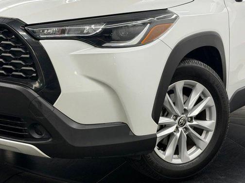 Wind Chill Pearl 2022 Toyota Corolla Cross LE