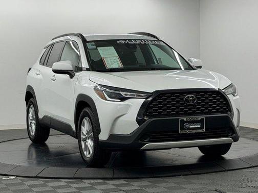 Wind Chill Pearl 2022 Toyota Corolla Cross LE