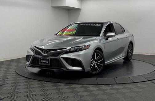 Celestial Silver Metallic 2022 Toyota Camry SE