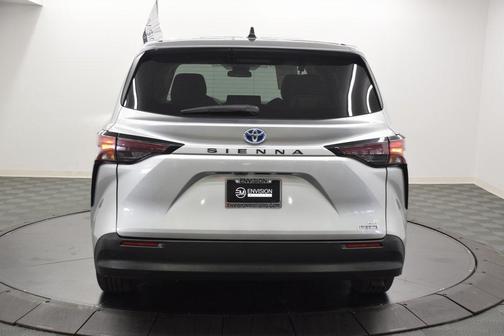 2023 Toyota Sienna LE