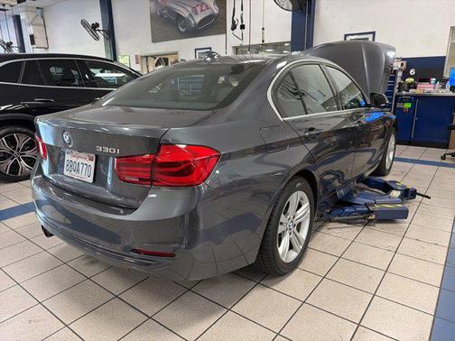 2018 BMW 330 330i