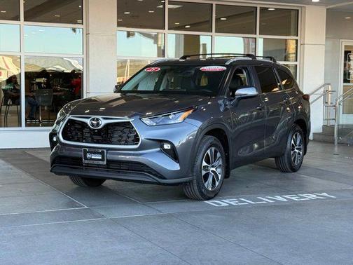 2025 Toyota Highlander XLE