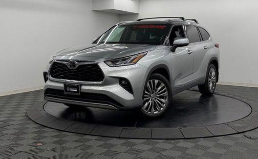 Celestial Silver Metallic 2022 Toyota Highlander Platinum