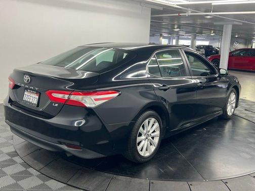 Midnight Black Metallic 2018 Toyota Camry LE