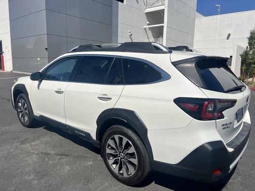 2023 Subaru Outback Touring XT