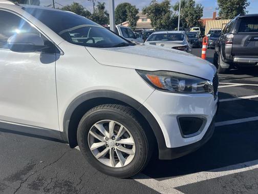 2017 Kia Sorento LX