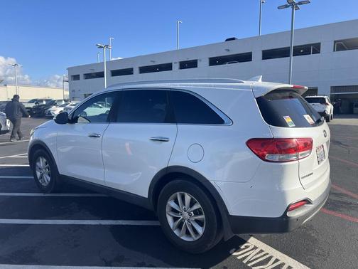 2017 Kia Sorento LX