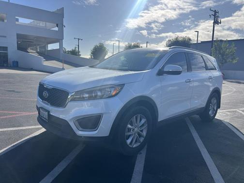 2017 Kia Sorento LX