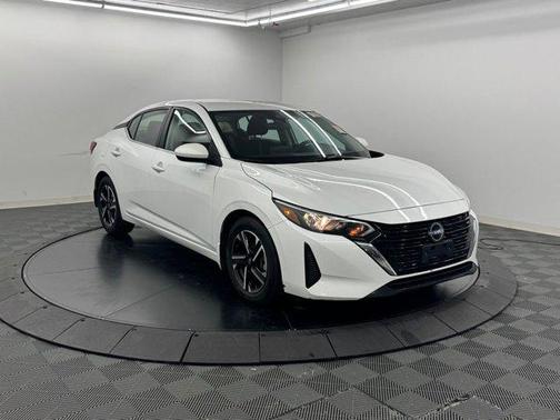 Aspen White Tricoat 2024 Nissan Sentra SV